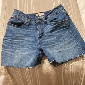 Madewell size 26 denim shorts with frayed hem